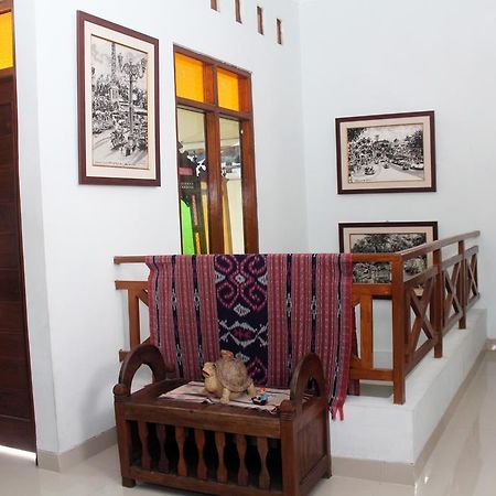 Griya Kedasih Guesthouse Yogyakarta Exterior foto