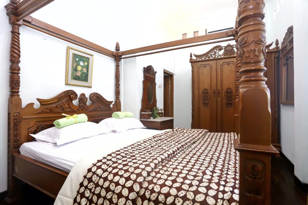 Griya Kedasih Guesthouse Yogyakarta Exterior foto