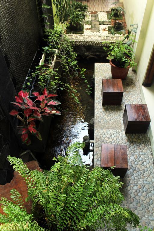 Griya Kedasih Guesthouse Yogyakarta Exterior foto