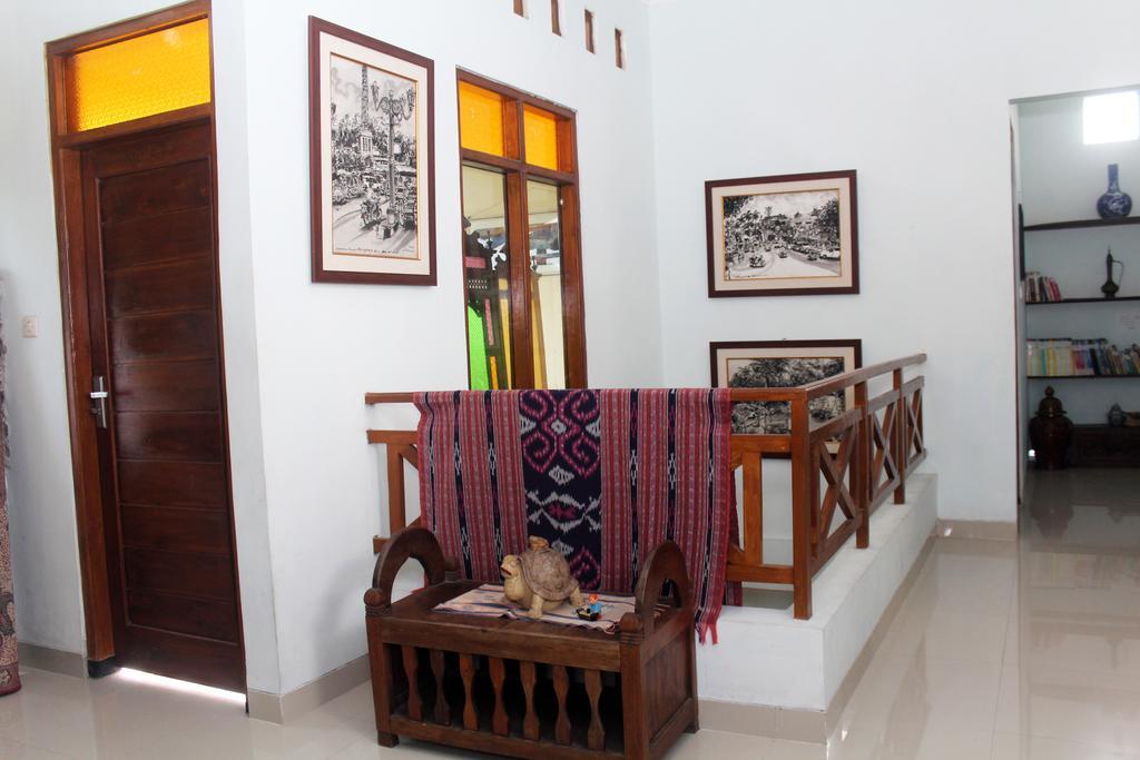 Griya Kedasih Guesthouse Yogyakarta Exterior foto